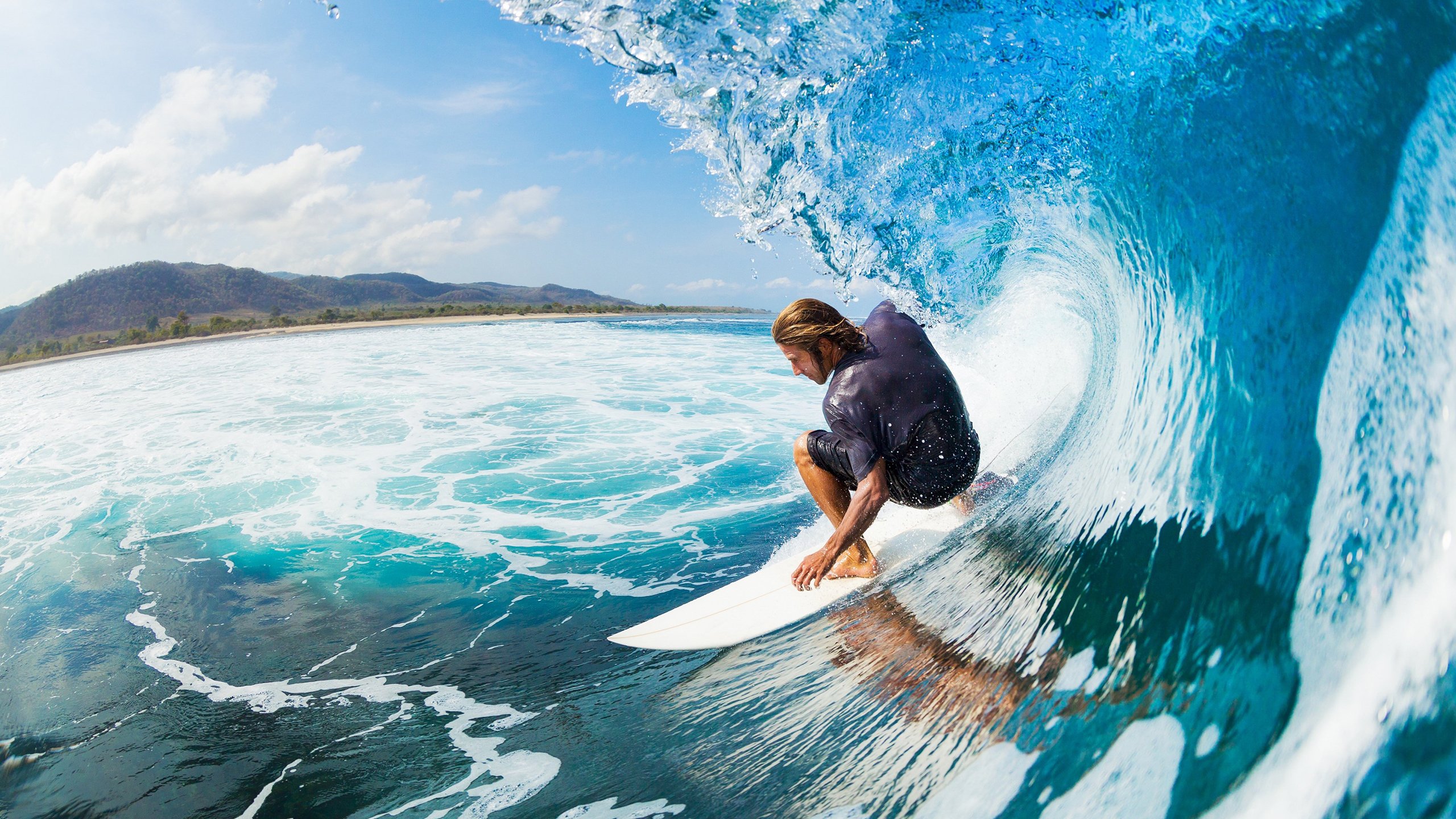 跳水配合默契吉尔吉斯斯坦表现突出，吉尔吉斯斯坦女子